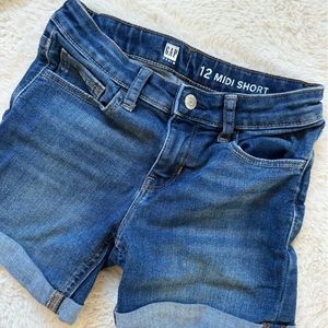 Gap girls size 12 Jean short, gently used in great condition!